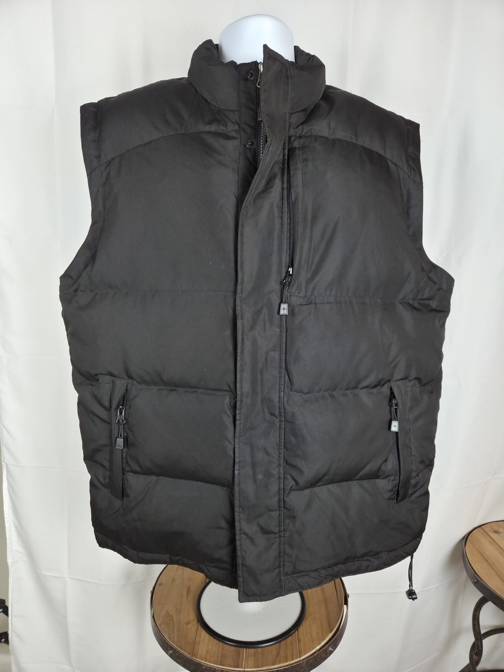 Vintage...2006..intels Viiv Launch year.. Black Men's Quilted Puffer Vest
